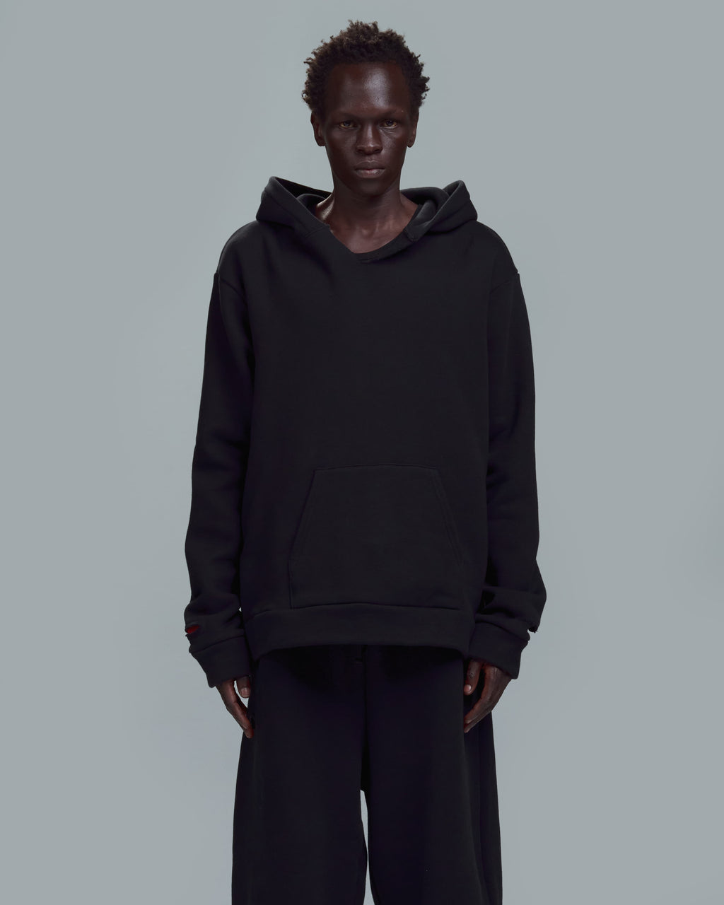 HIGH RISK SLIM FIT ZIPPER HOODIE - BLACK